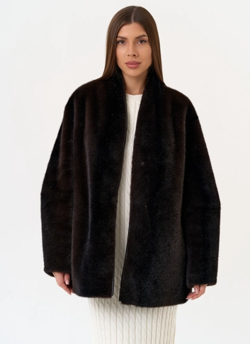 Женская шуба из эко меха коричневого цвета