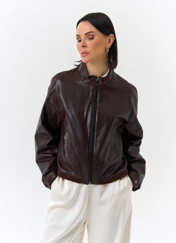 Женская короткая куртка из натуральной кожи