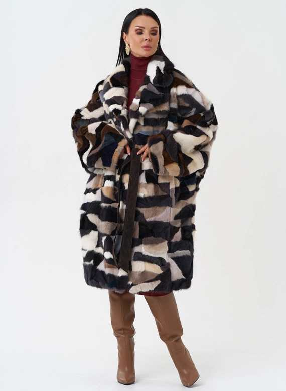 Шуба из меха норки с английским воротником