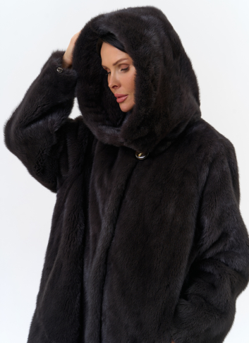 Шуба из норки с капюшоном