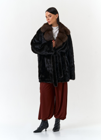 Шуба из меха норки с воротником из меха куницы
