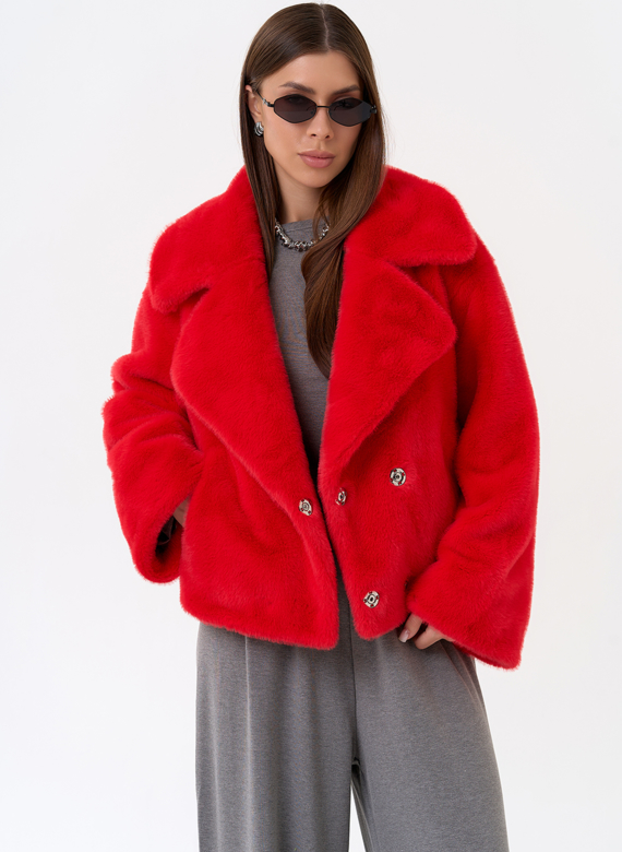Куртка женская из эко меха в красном цвете