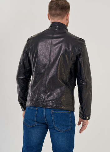 Кожаная куртка с накладными карманами