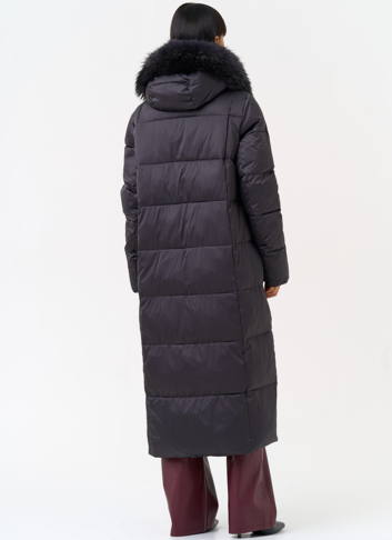 Женский пуховик с капюшоном из меха чернобурки