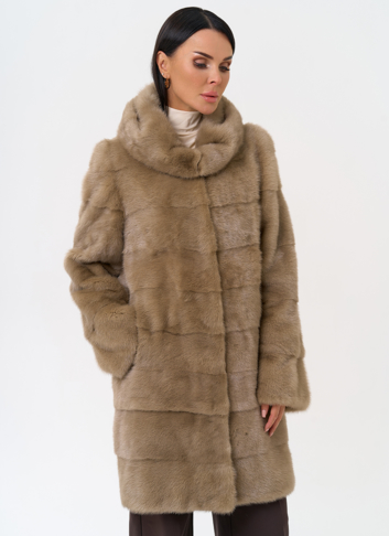 Поперечная норковая шуба с капюшоном