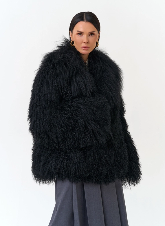 Женская шуба из меха ламы фото