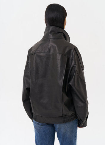 Объемная женская куртка из натуральной кожи