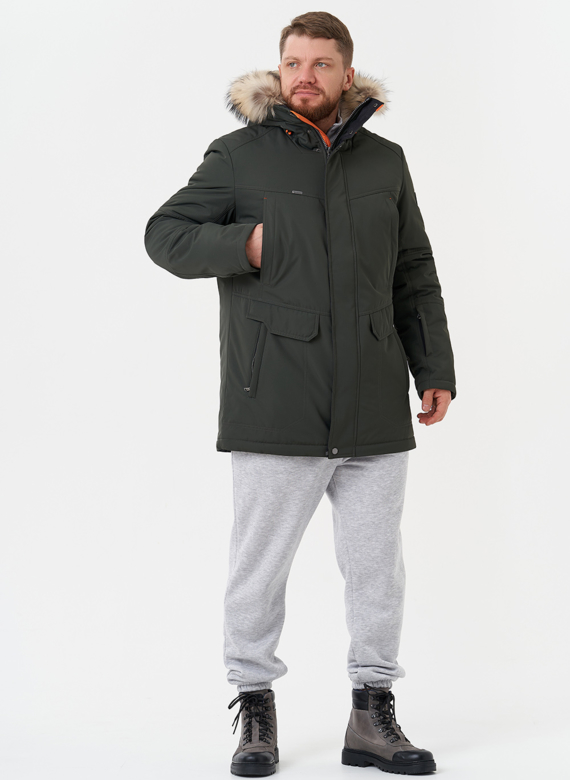 Пуховик с отделкой из меха енота