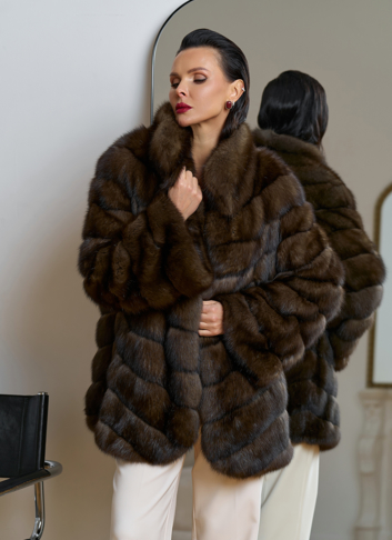 Женская шуба из соболя с воротником стойкой