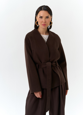 Женское укороченное пальто с поясом