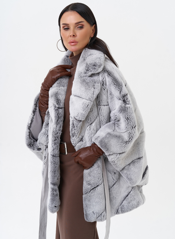 Шуба из меха кролика с английским воротником 