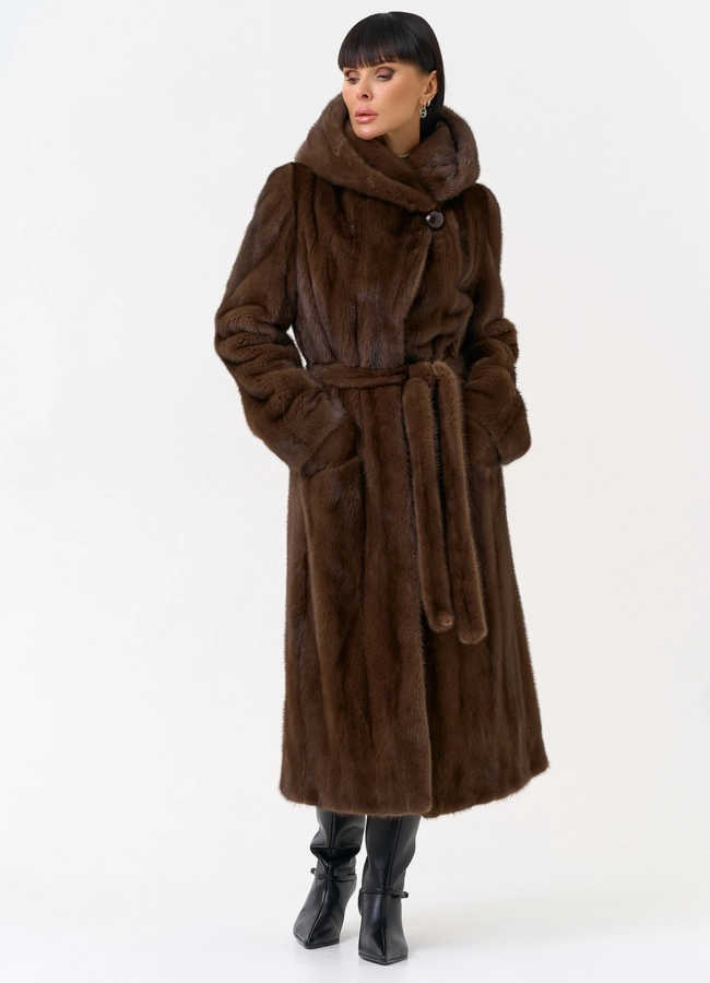 Женская шуба из меха норки с капюшоном  модель № 31651 универмаг малина