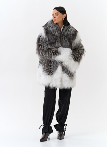 Шуба из меха чернобурой лисы