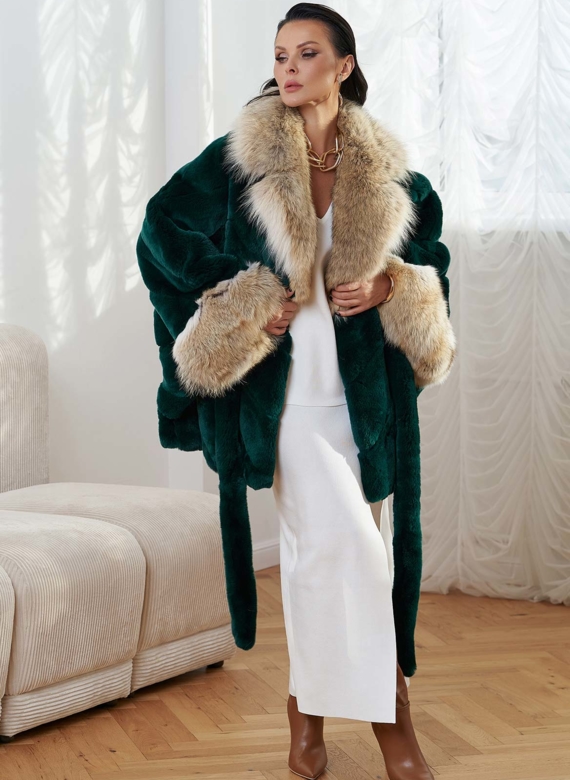 Шуба из кролика с отделкой из меха койота