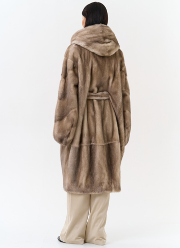 Женская шуба из меха норки с капюшоном