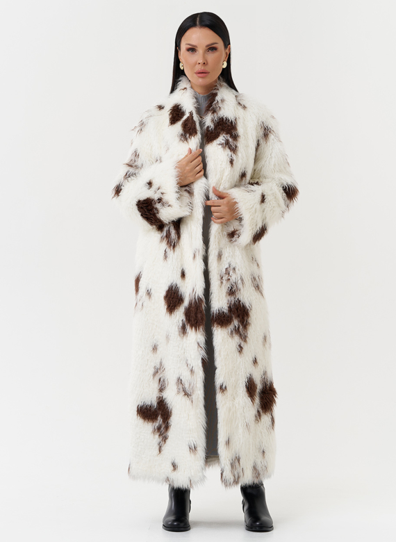 Пальто из эко меха с анималистичным принтом