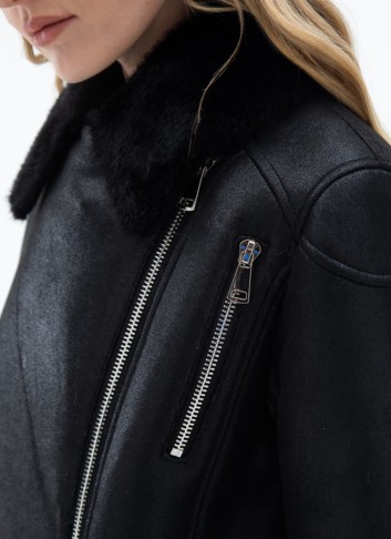 Женская дубленка из эко кожи с отделкой из эко меха