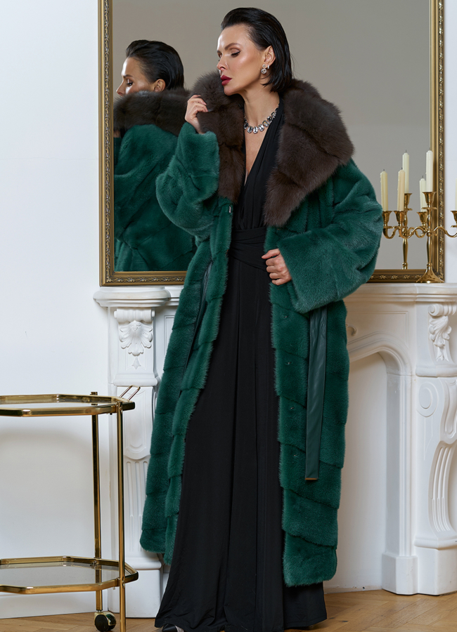 Норковая шуба с капюшоном из меха куницы модель № 29253 универмаг малина